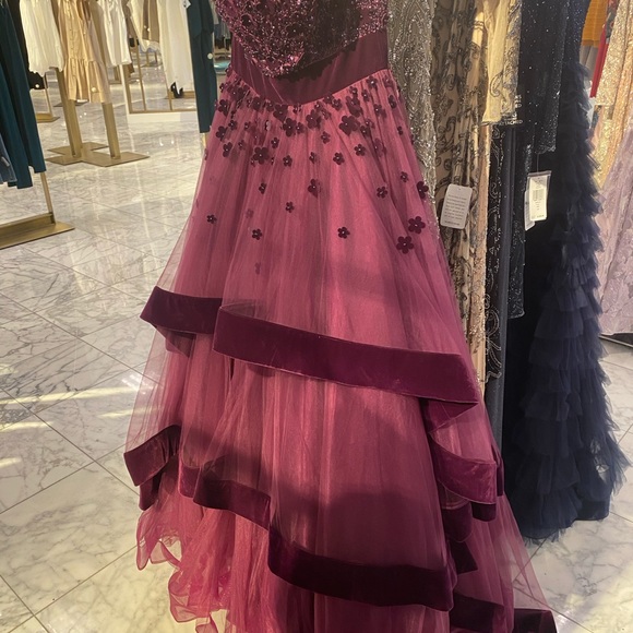 Mac Duggal Strapless Tiered Gown - Picture 13 of 13